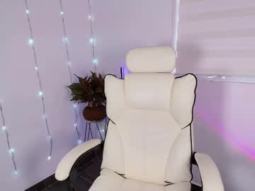 Leyla_Mercier Chaturbate stream image from February 25, 2025