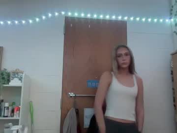 Alygator24 Chaturbate stream image from February 25, 2025