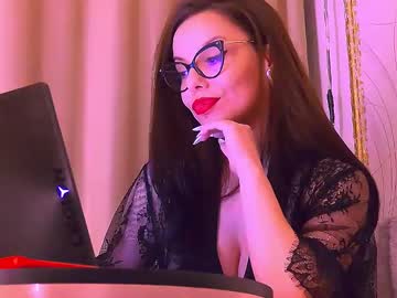 Amyraownsyou Chaturbate stream image from February 25, 2025