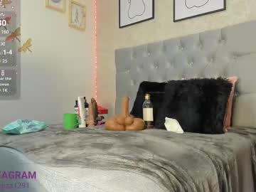 Crystal_Beennz Chaturbate stream image from February 26, 2025