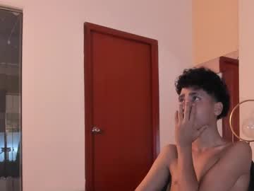Damianbellmont Chaturbate stream image from February 26, 2025
