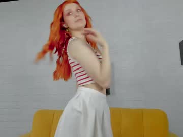 Kristinmoorre Chaturbate stream image from February 26, 2025