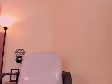 Camifoxx Chaturbate stream image from February 26, 2025