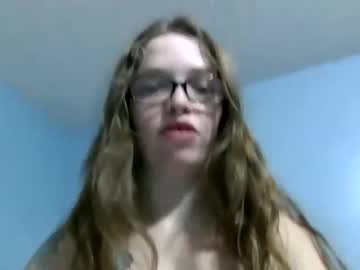 Lilshortt Chaturbate stream image from February 26, 2025