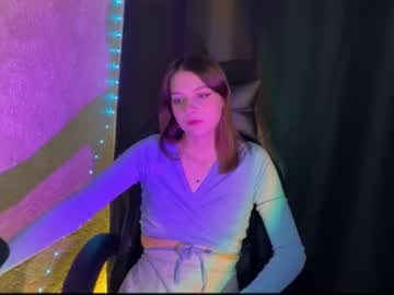 Lil_Foxes Chaturbate stream image from February 26, 2025