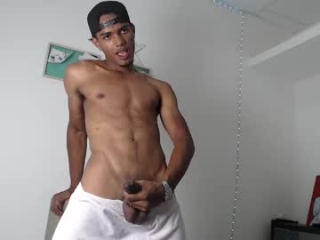 Chicodelanight Chaturbate stream image from February 27, 2025