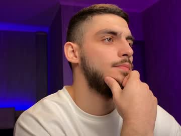 Hubnltdv2_0 Chaturbate stream image from February 27, 2025