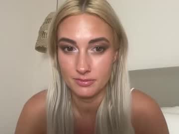 Isabellastcloud Chaturbate stream image from February 27, 2025