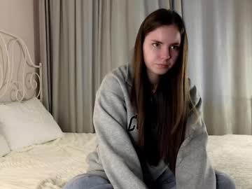 On_The_Soft_Pillow stream image from February 27, 2025
