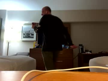 Hentydoki Chaturbate stream image from February 27, 2025