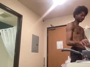 Daddydomzack Chaturbate stream image from February 27, 2025