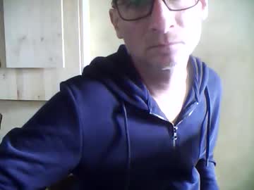 Guigue01 Chaturbate stream image from February 27, 2025