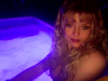 Lucieraw Chaturbate stream image from February 27, 2025