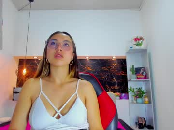 Sky_Roe Chaturbate stream image from February 27, 2025