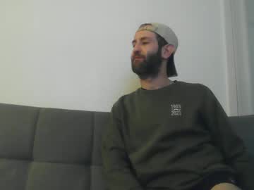 Asdouve2 Chaturbate stream image from February 27, 2025