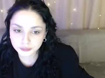 Kira_Knightleyy Chaturbate stream image from February 27, 2025