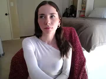 Frecklybella Chaturbate stream image from February 27, 2025
