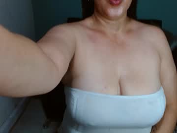 Niniplayass Chaturbate stream image from February 27, 2025
