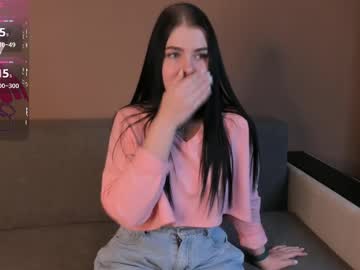 Oraatwood Chaturbate stream image from February 28, 2025