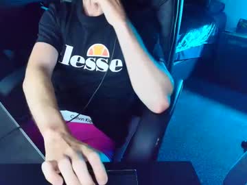 Hung_Kiwi_Boy Chaturbate stream image from February 28, 2025
