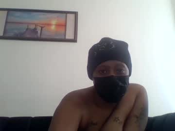 Robush001 Chaturbate stream image from February 28, 2025
