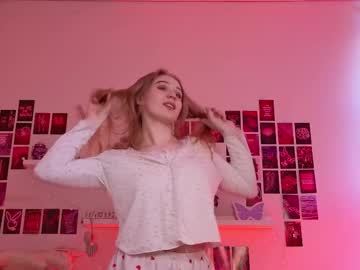 Astralfleur Chaturbate stream image from February 28, 2025