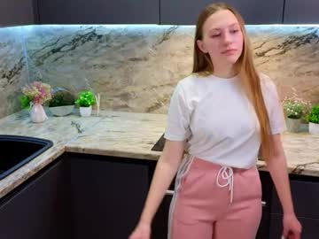 Flairhallett Chaturbate stream image from February 28, 2025