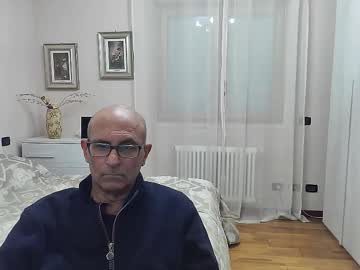 Esibcam Chaturbate stream image from February 28, 2025
