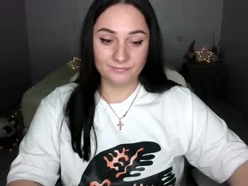 Emelyblum Chaturbate stream image from March 01, 2025