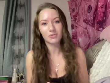 Paisleysnowxo Chaturbate stream image from March 01, 2025