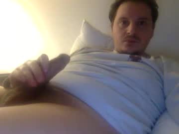Bellequeuebe Chaturbate stream image from March 01, 2025