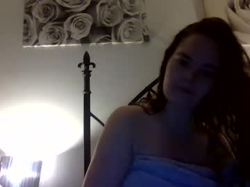 Lilmissinnocent86 Chaturbate stream image from March 01, 2025