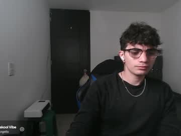 Eraigneuki Chaturbate stream image from March 01, 2025