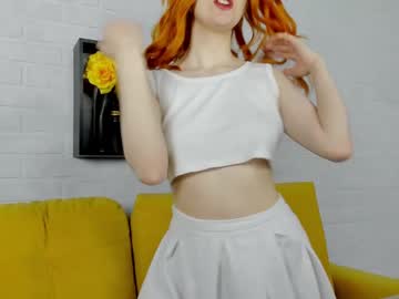Kristinmoorre Chaturbate stream image from March 01, 2025