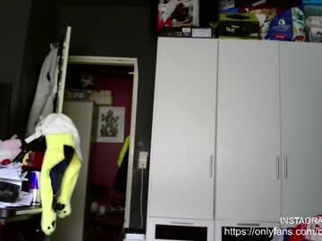 Badyounsterof Chaturbate stream image from March 01, 2025