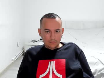 Hungwildromanianboy Chaturbate stream image from March 01, 2025
