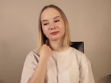 Antoniadenner Chaturbate stream image from March 02, 2025