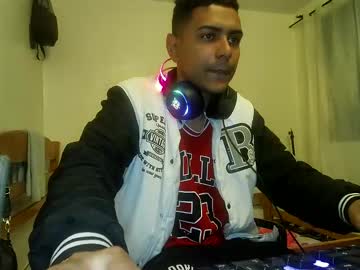 Gabitosexyy Chaturbate stream image from March 02, 2025