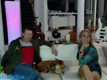 Wildwifebarbie Chaturbate stream image from March 03, 2025