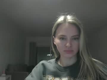 Moon_Light_Girl Chaturbate stream image from March 03, 2025