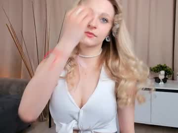Lornabride Chaturbate stream image from March 03, 2025
