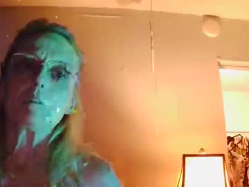 Mizzbertinelli Chaturbate stream image from March 03, 2025