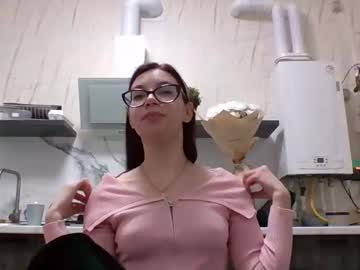 Crazy_Kisses Chaturbate stream image from March 03, 2025