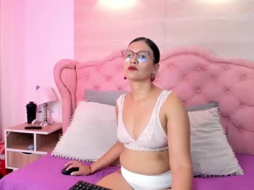 Elenna_Bm Chaturbate stream image from March 03, 2025