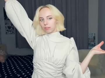Sunngillim Chaturbate stream image from March 03, 2025