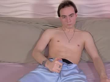Hothunterr Chaturbate stream image from March 04, 2025