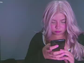 Louttievelvet Chaturbate stream image from March 04, 2025