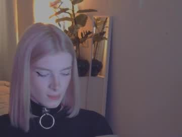 Hotchubently Chaturbate stream image from March 04, 2025