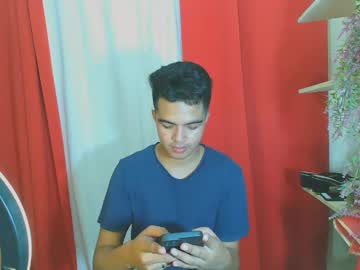 Kikxxx121698 Chaturbate stream image from March 04, 2025