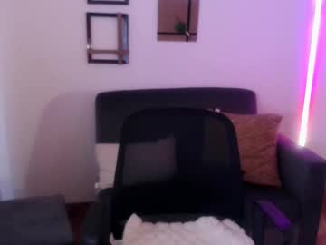 Violetta_Swan27 Chaturbate stream image from March 04, 2025
